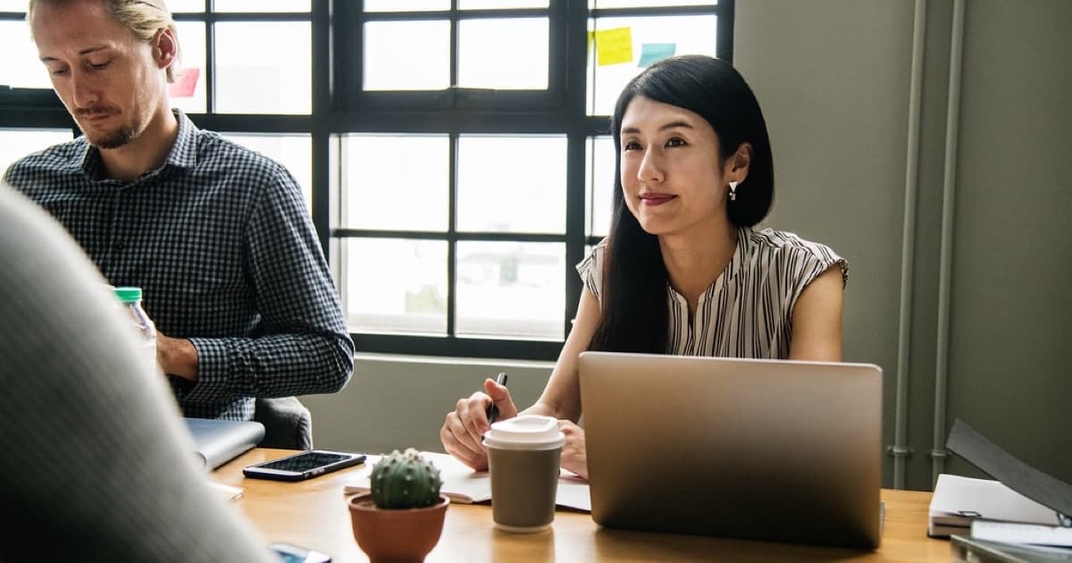 Featured image for Cloudflare Workers or Vercel Edge: how to choose without being too technical